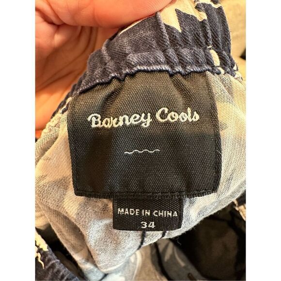 Men’s Barney Cools Navy and White Leaf Shorts 34 - Picture 2 of 7